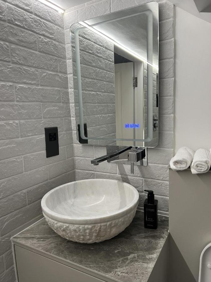 Super Deluxe Apartment Barnet Exteriér fotografie